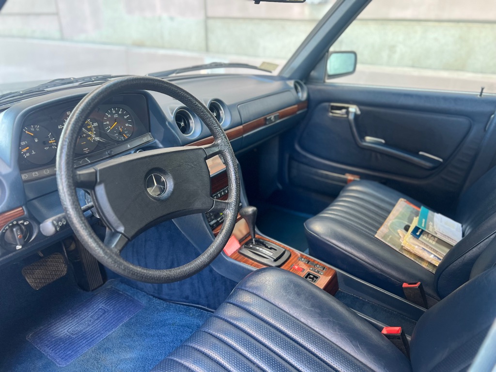 1985 Mercedes-Benz 300-Class 300D photo