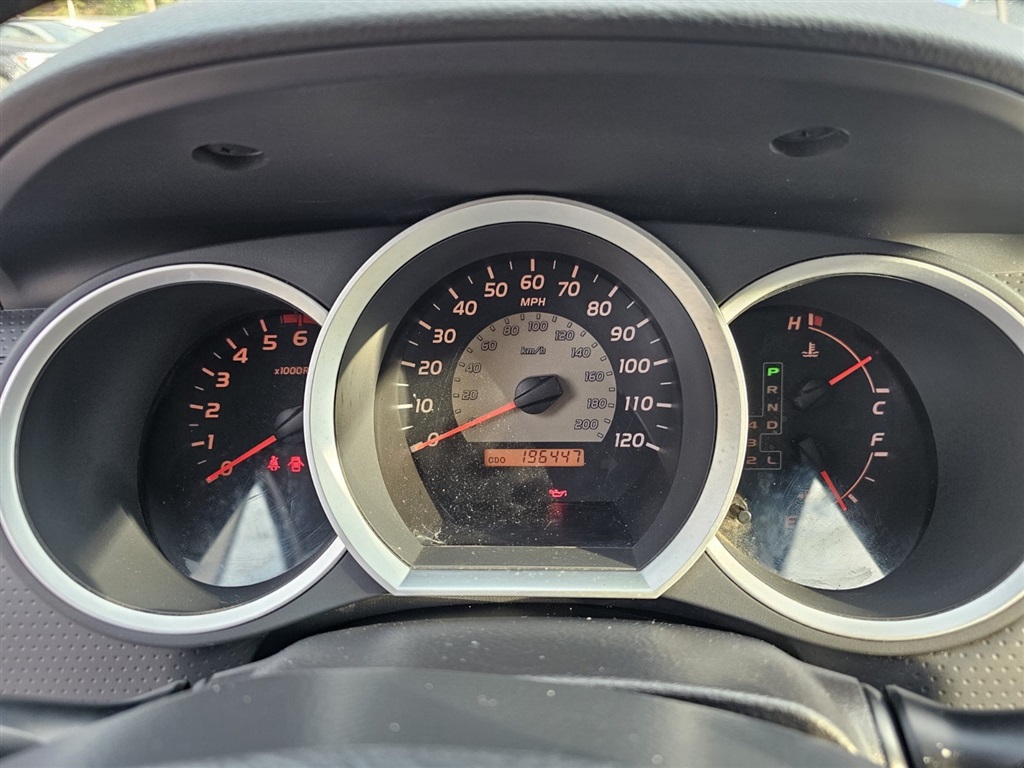 2006 Toyota Tacoma V6 photo