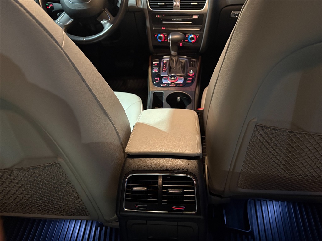 2013 Audi A4 2.0T quattro Premium Plus photo