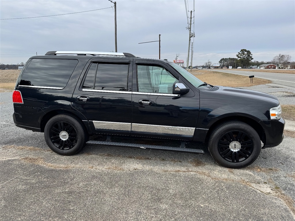 2013 Lincoln Navigator photo