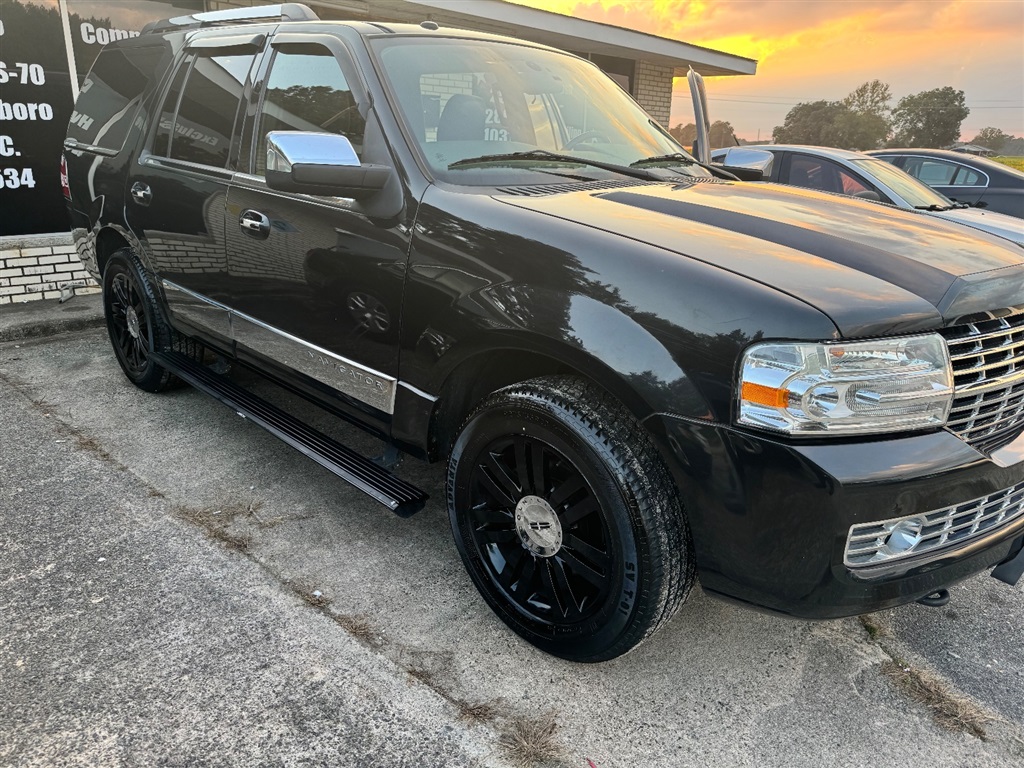 2013 Lincoln Navigator photo