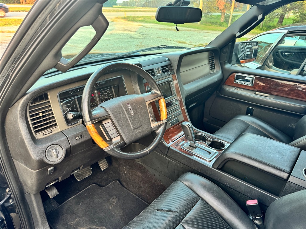 2013 Lincoln Navigator photo