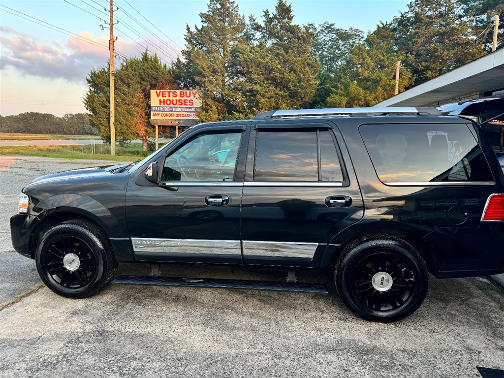 2013 Lincoln Navigator photo