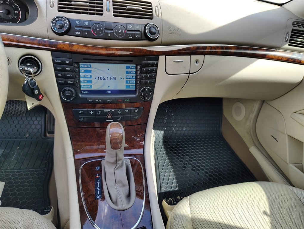 2004 Mercedes-Benz E-Class E320 photo