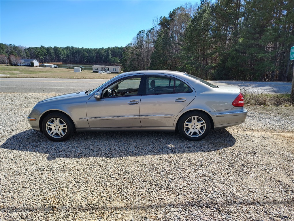 2004 Mercedes-Benz E-Class E320 photo