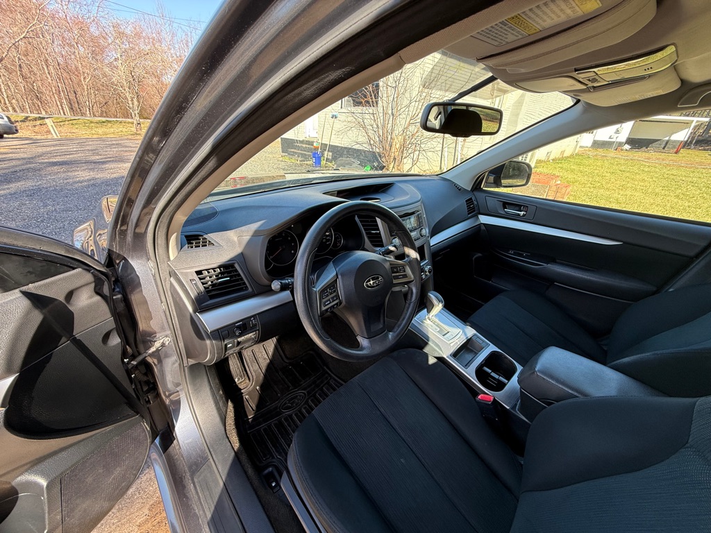 2014 Subaru Legacy 2.5i photo
