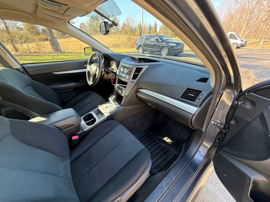 2014 Subaru Legacy 2.5i photo