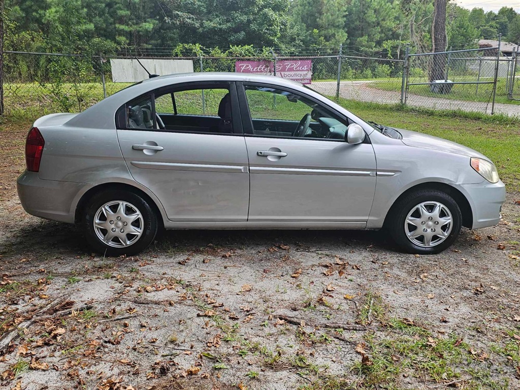 2009 Hyundai Accent GLS photo