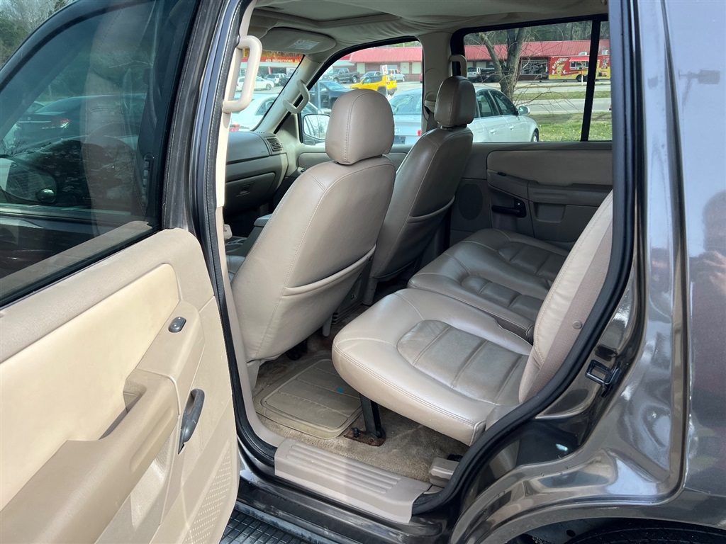 2005 Ford Explorer XLT photo