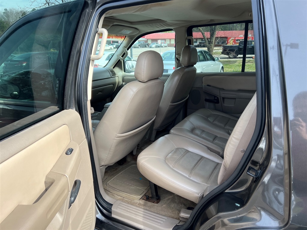 2005 Ford Explorer XLT photo