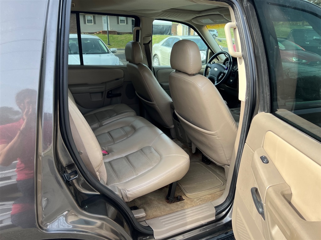 2005 Ford Explorer XLT photo