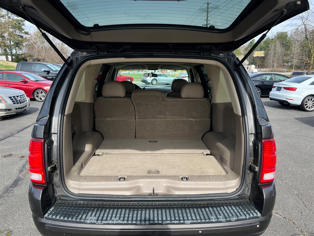 2005 Ford Explorer XLT photo