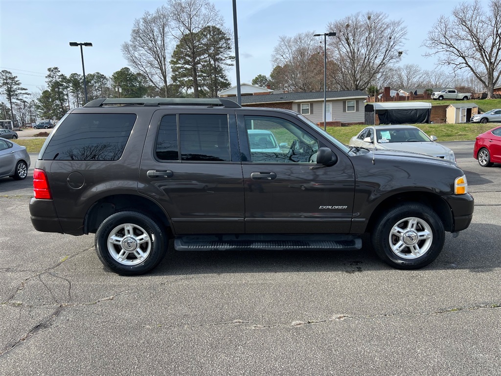 2005 Ford Explorer XLT photo