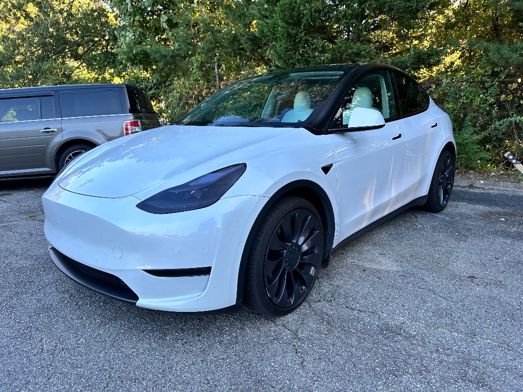 The 2022 Tesla Model Y Performance  photos