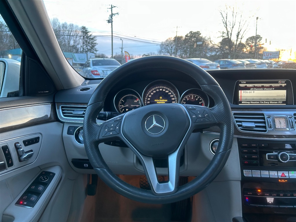 2014 Mercedes-Benz E-Class E350 4MATIC Luxury photo
