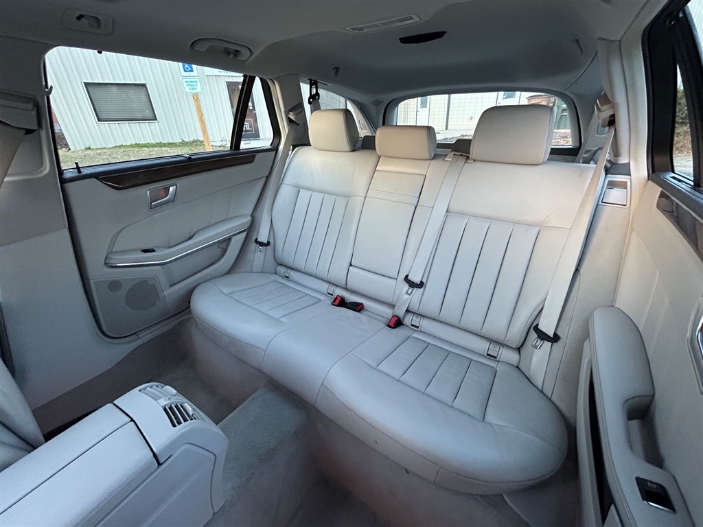 2014 Mercedes-Benz E-Class E350 4MATIC Luxury photo