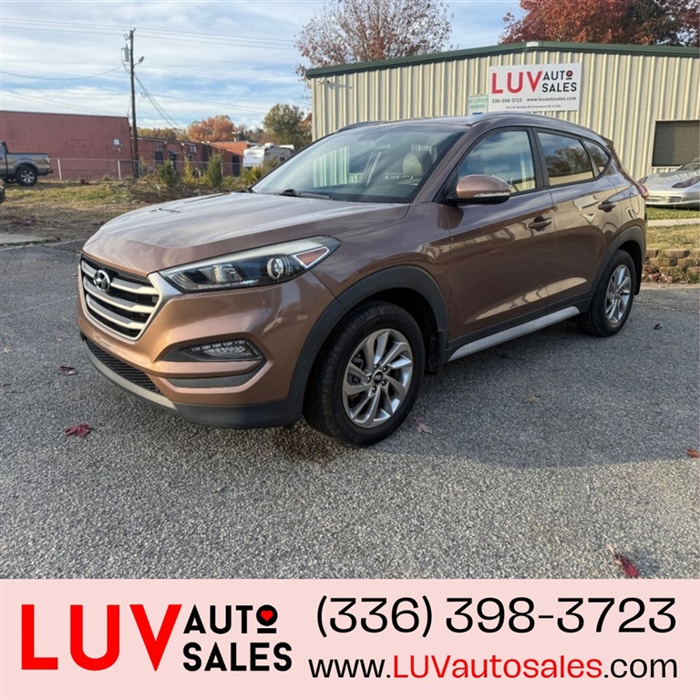 Brown 2017 Hyundai Tucson 2.0L SE FWD SUV / Crossover Front-Wheel Drive Automatic