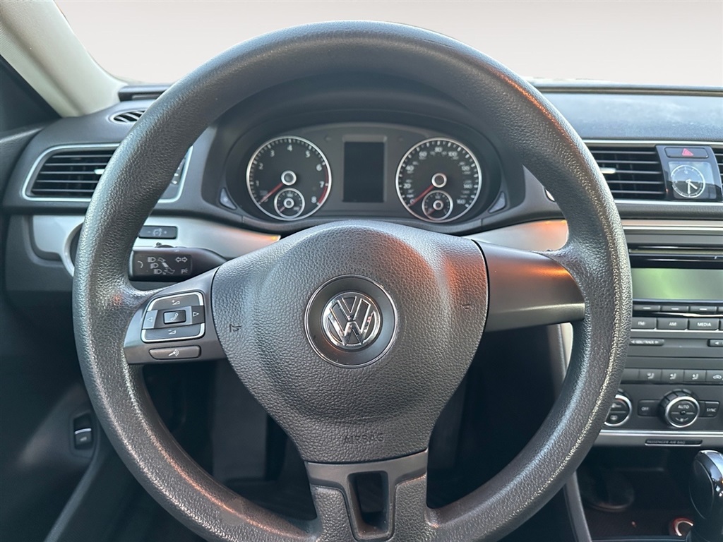 2012 Volkswagen Passat S PZEV photo