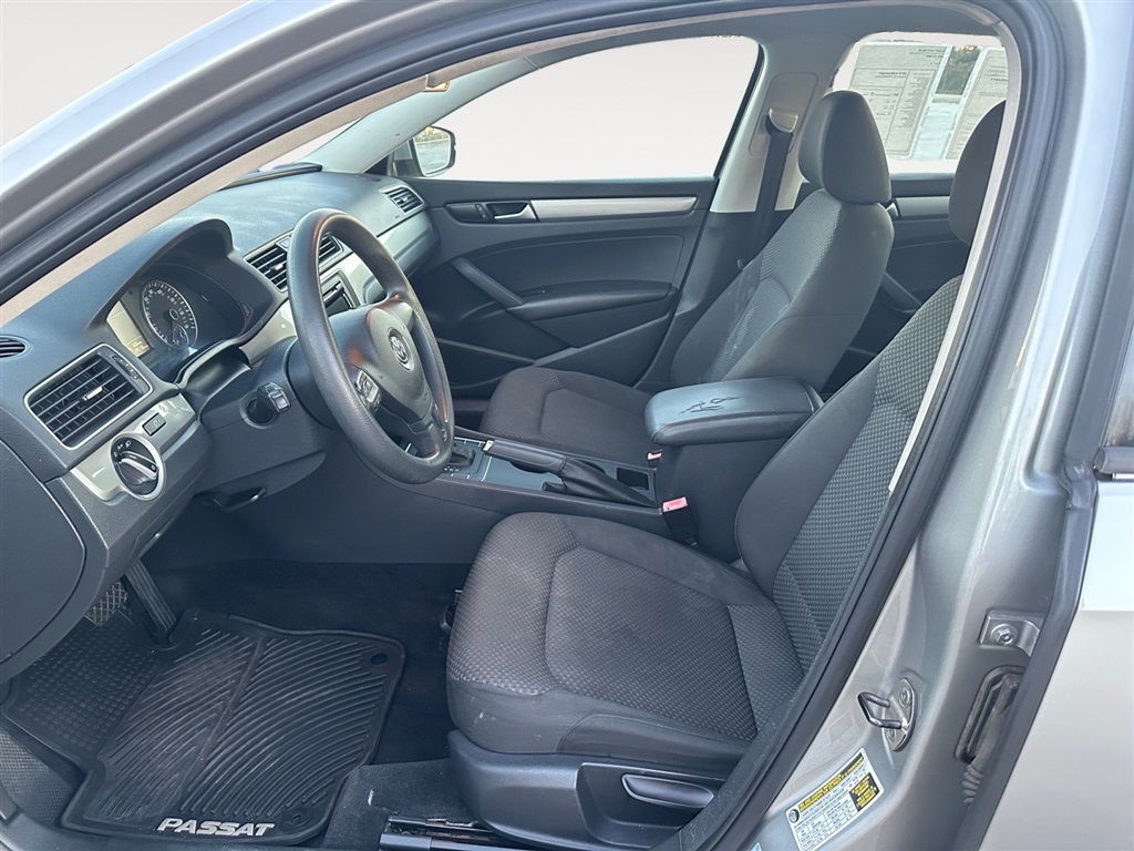 2012 Volkswagen Passat S PZEV photo