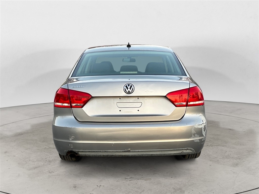 2012 Volkswagen Passat S PZEV photo