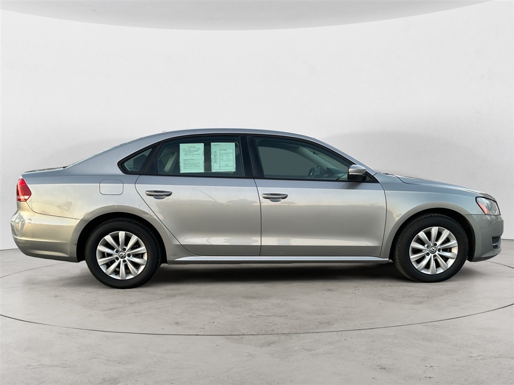 2012 Volkswagen Passat S PZEV photo