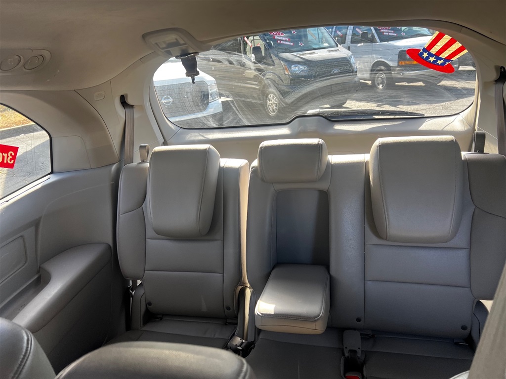 2014 Honda Odyssey Touring photo