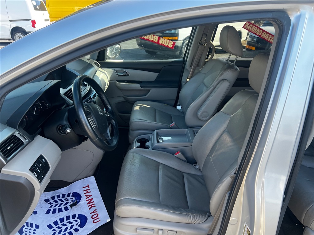 2014 Honda Odyssey Touring photo