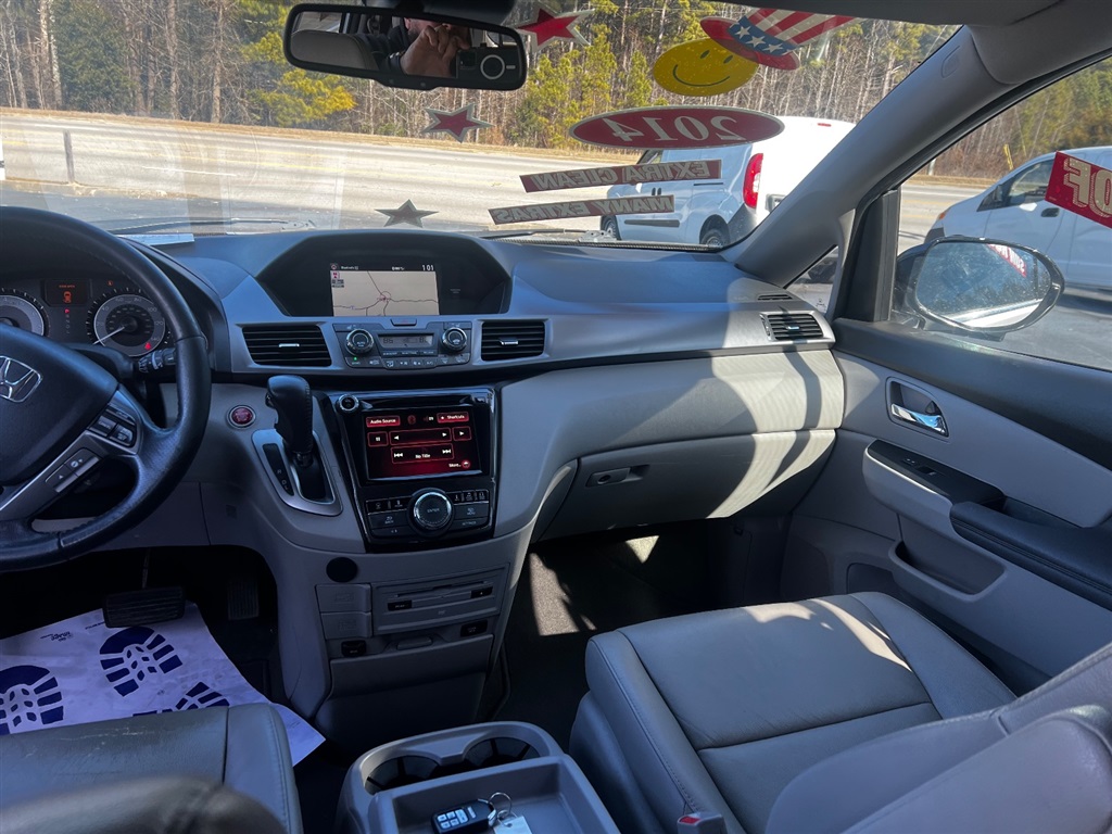 2014 Honda Odyssey Touring photo