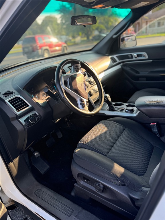 2013 Ford Explorer XLT photo