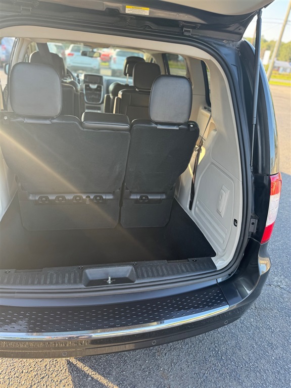2011 Chrysler Town & Country Limited photo