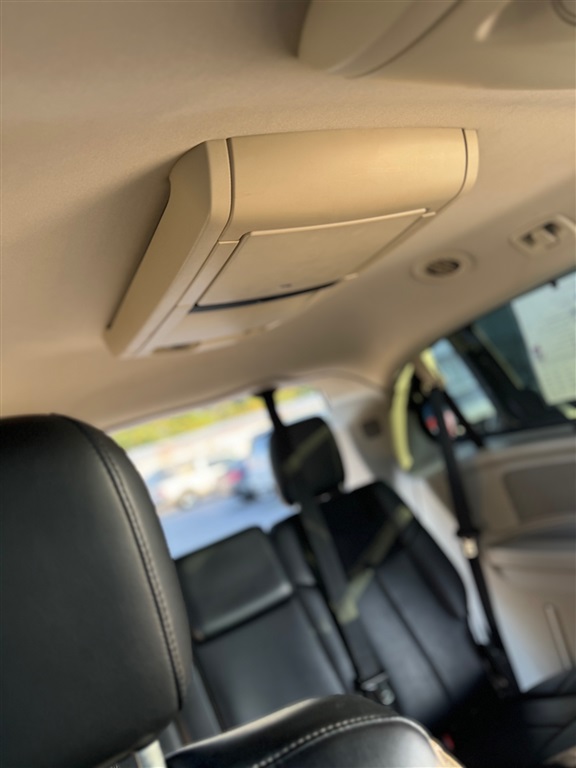 2011 Chrysler Town & Country Limited photo