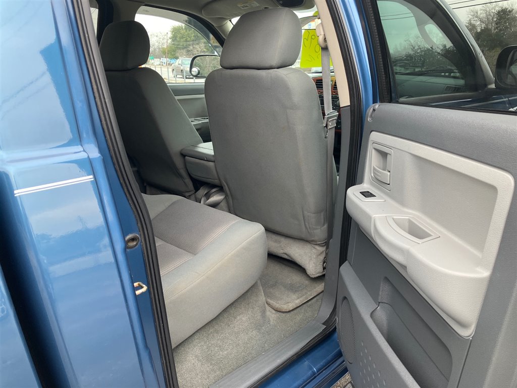 2005 Dodge Dakota SLT photo