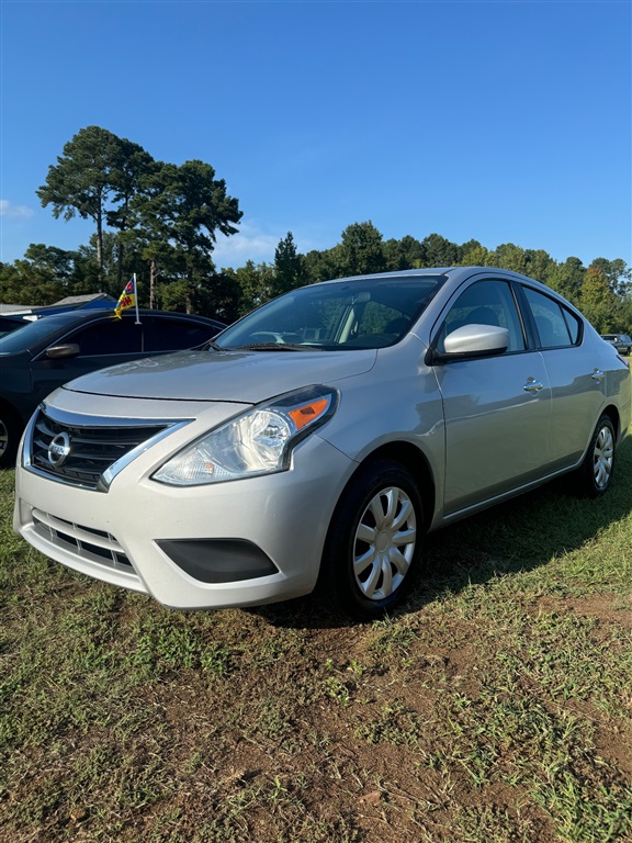 2017 Nissan Versa 1.6 SV Sedan  photo