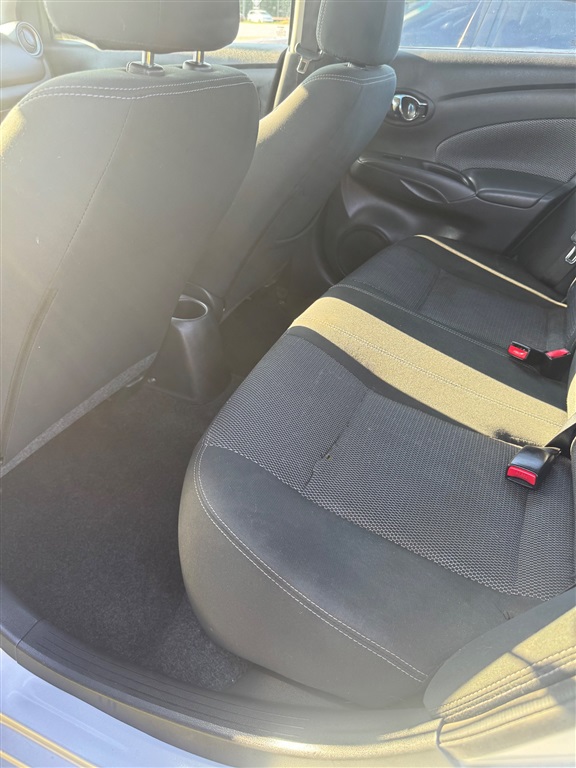 2017 Nissan Versa 1.6 SV Sedan  photo