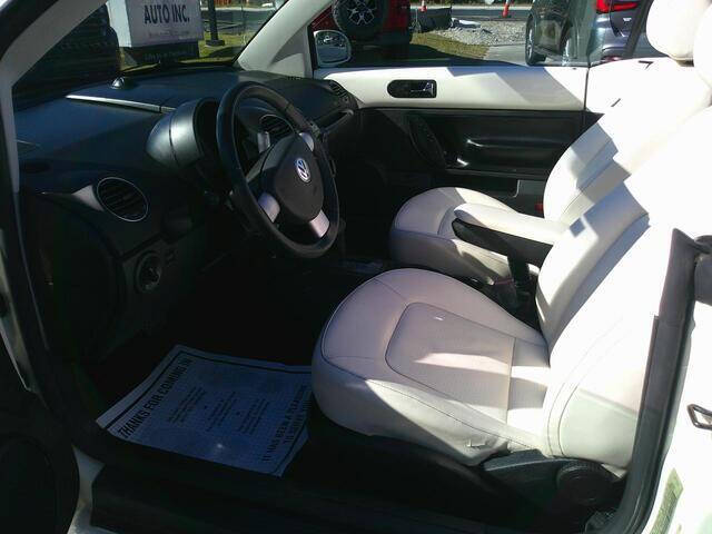 2007 Volkswagen New Beetle Triple White photo