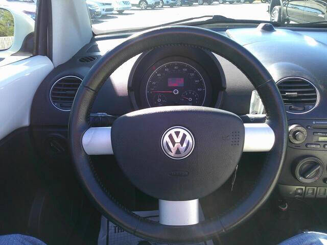 2007 Volkswagen New Beetle Triple White photo