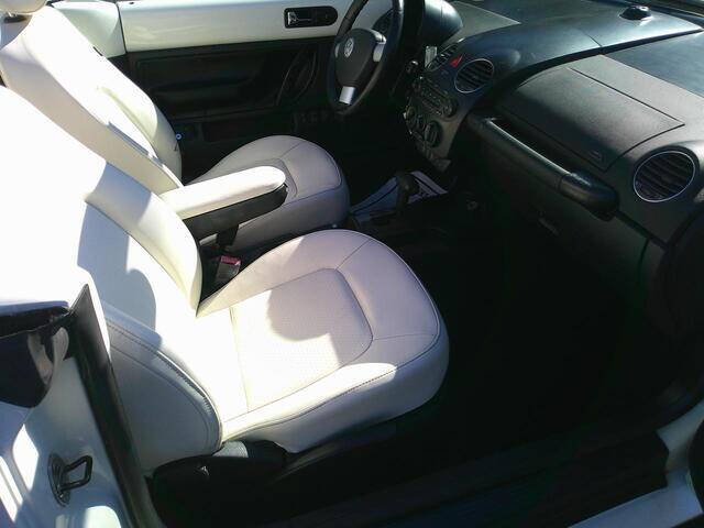 2007 Volkswagen New Beetle Triple White photo