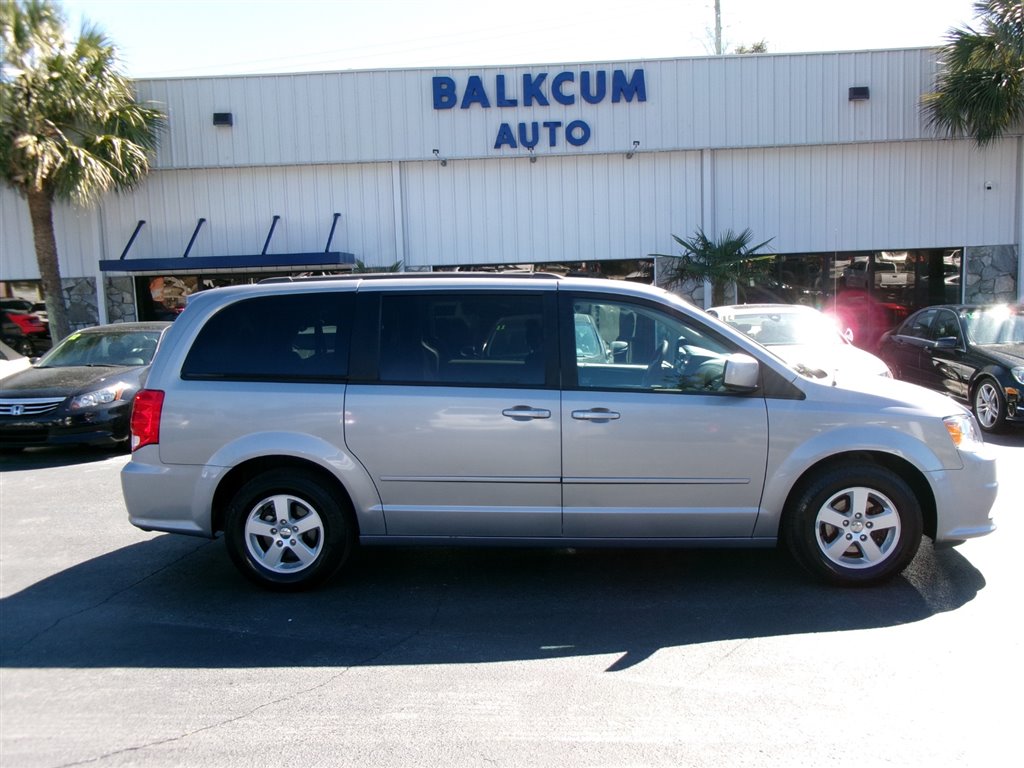 2013 Dodge Grand Caravan SXT photo