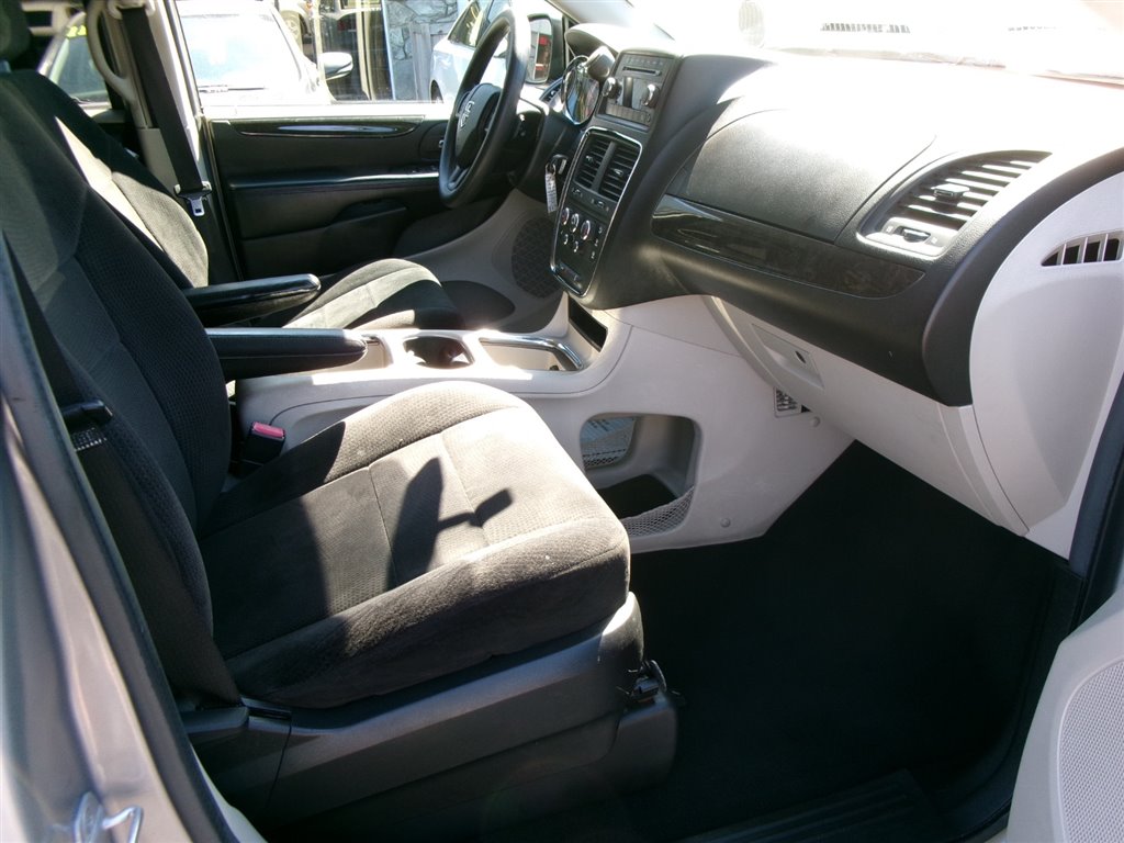 2013 Dodge Grand Caravan SXT photo