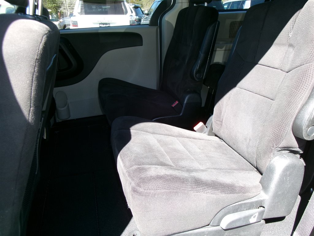 2013 Dodge Grand Caravan SXT photo