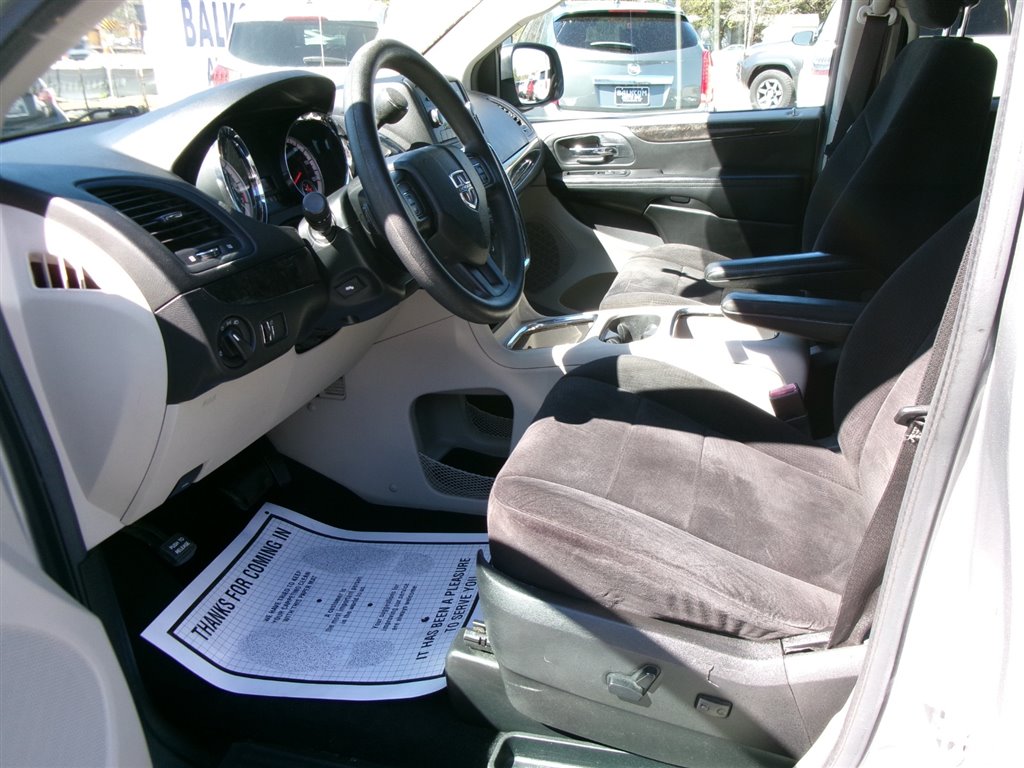 2013 Dodge Grand Caravan SXT photo