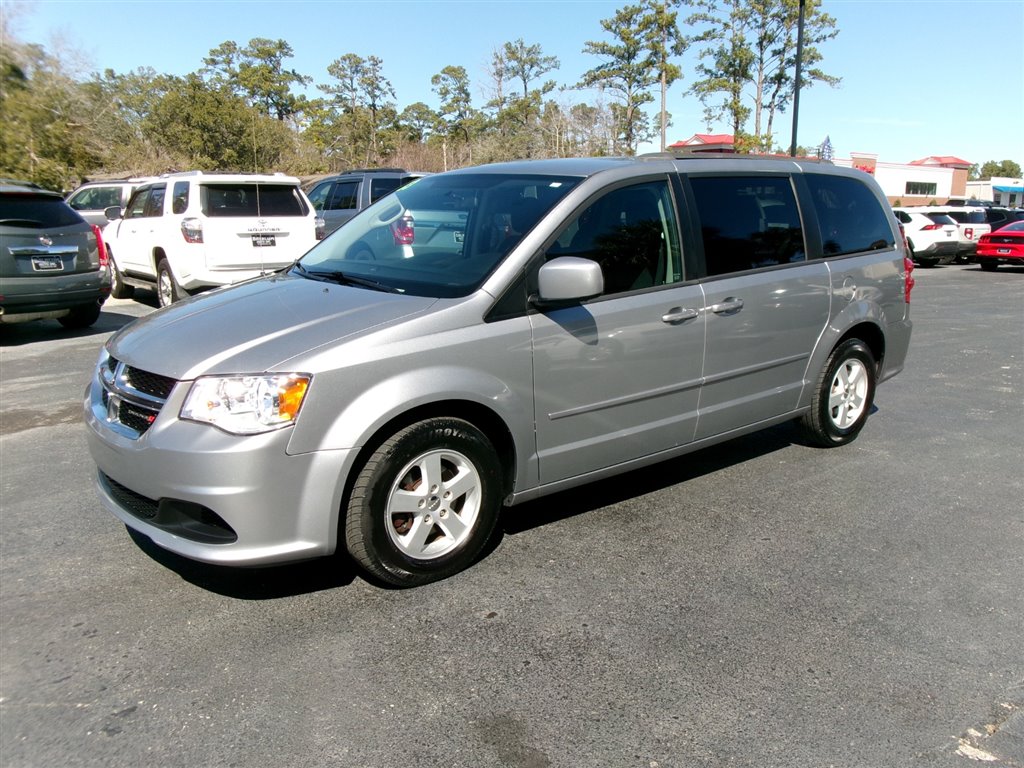 2013 Dodge Grand Caravan SXT photo
