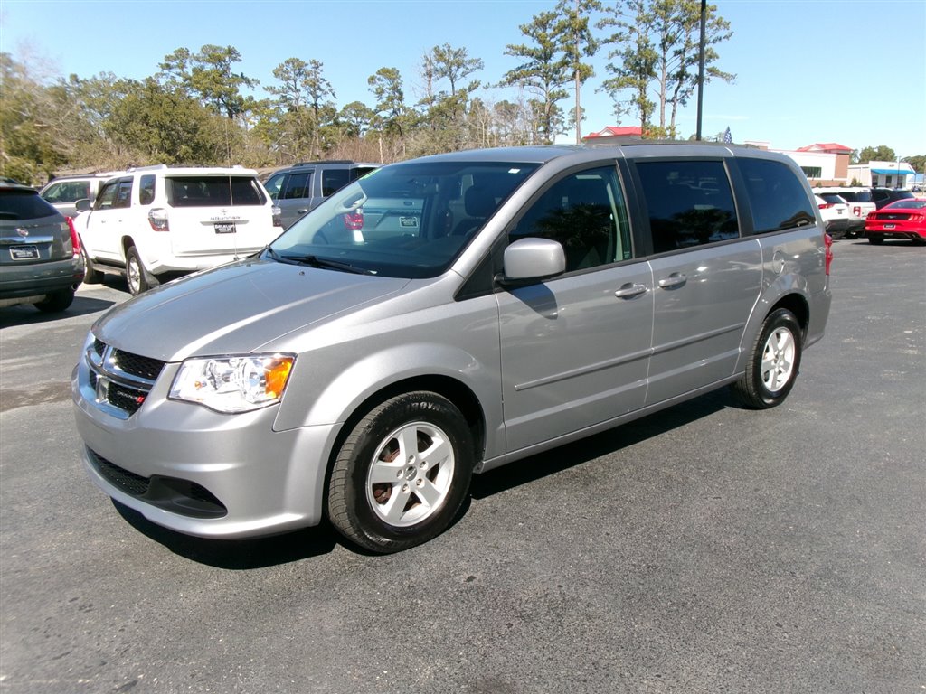 2013 Dodge Grand Caravan SXT photo