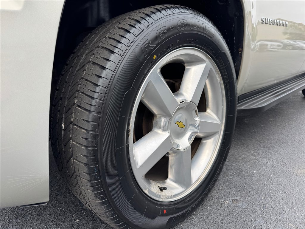 2013 Chevrolet Suburban LT 1500 2WD - 9