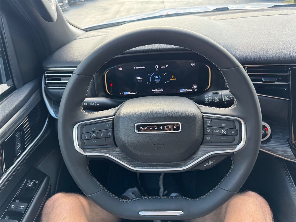 2024 Jeep Wagoneer L Series II 4WD - 10