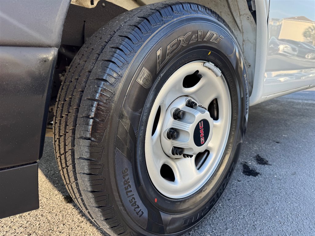 2023 GMC Savana G2500 Extended Cargo - 8