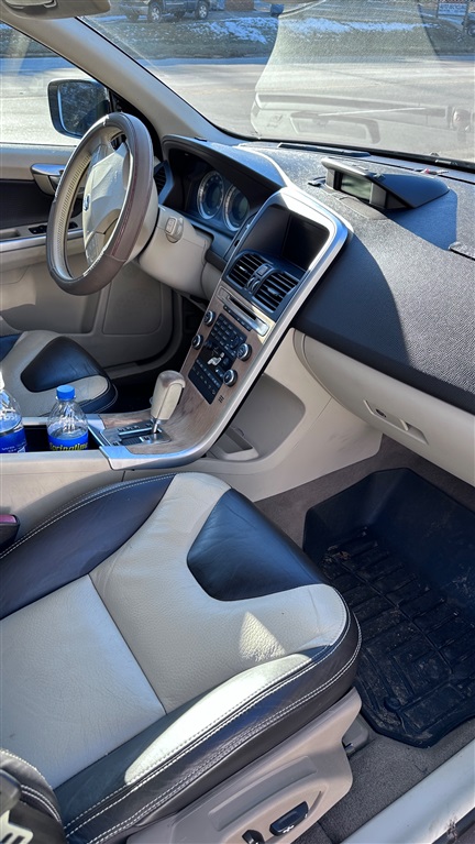 2010 Volvo XC60 T6 photo