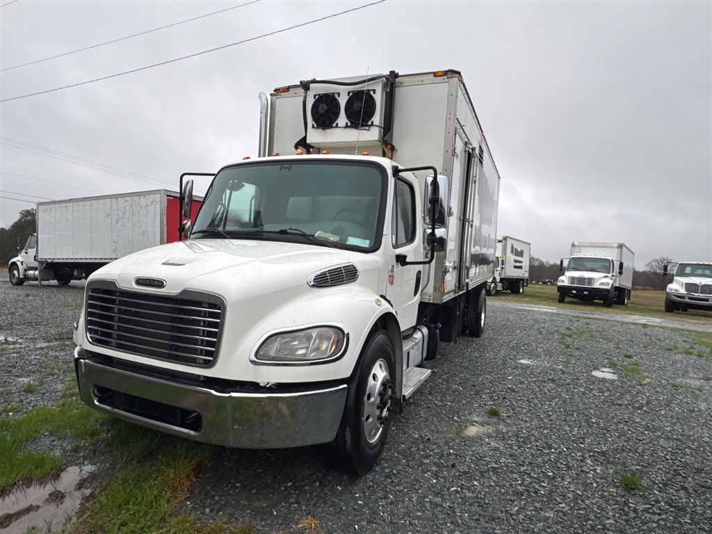 2018 Freightliner M2 106  photo
