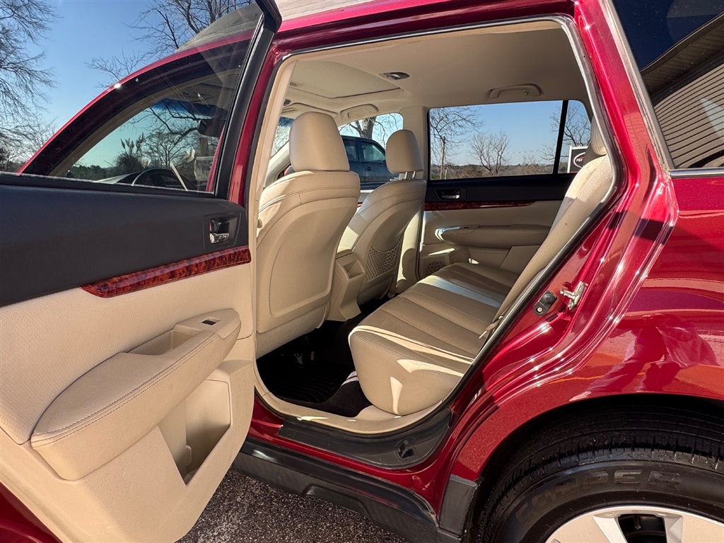 2011 Subaru Outback 2.5i Limited photo
