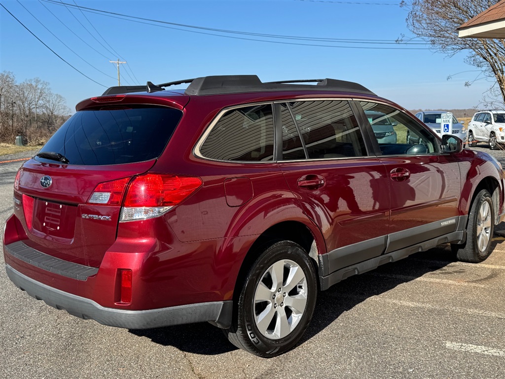 2011 Subaru Outback 2.5i Limited photo